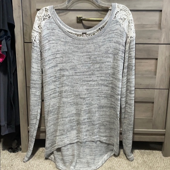 Beautiful Lace Detailed Sweater - Picture 2 of 4